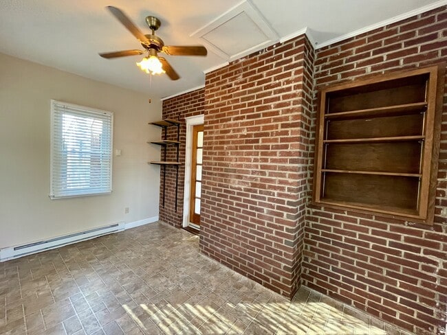 Building Photo - 2421 Old Forest Rd