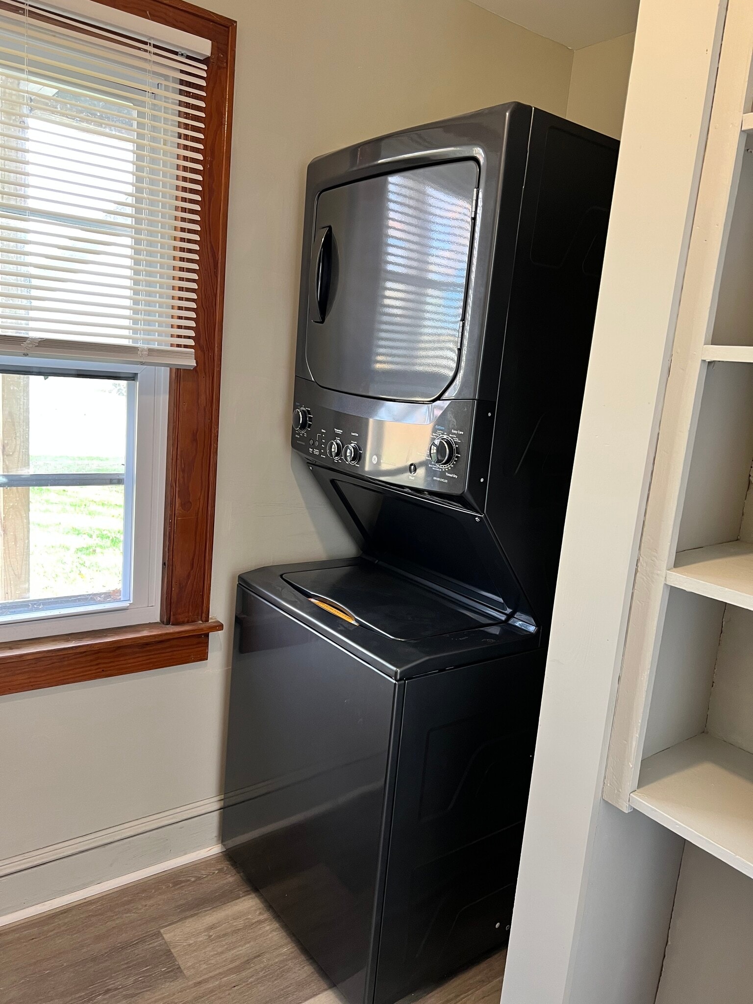 Building Photo - 2 East St