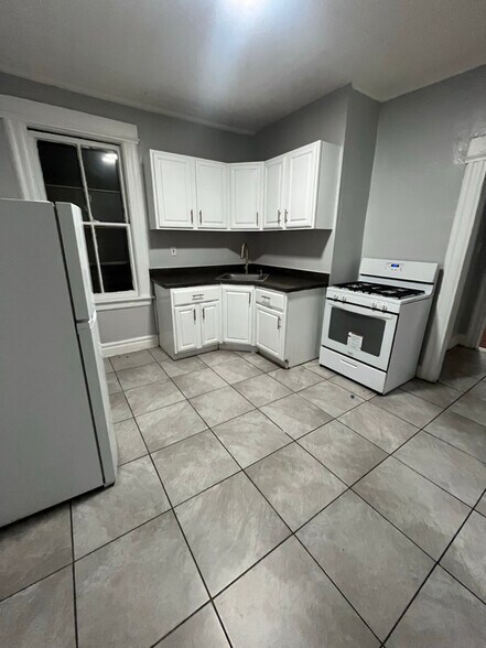 Primary Photo - 591 15th Ave