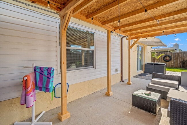 Building Photo - 7021 Sonata Dr