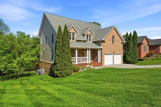 Building Photo - Stunning 4BR Home in Cascade Falls – Modern Upgrades & EV Ready!