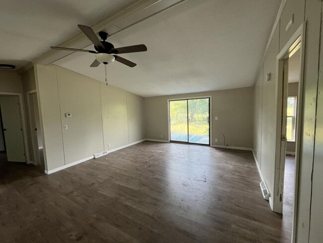 Building Photo - Available Home for Rent