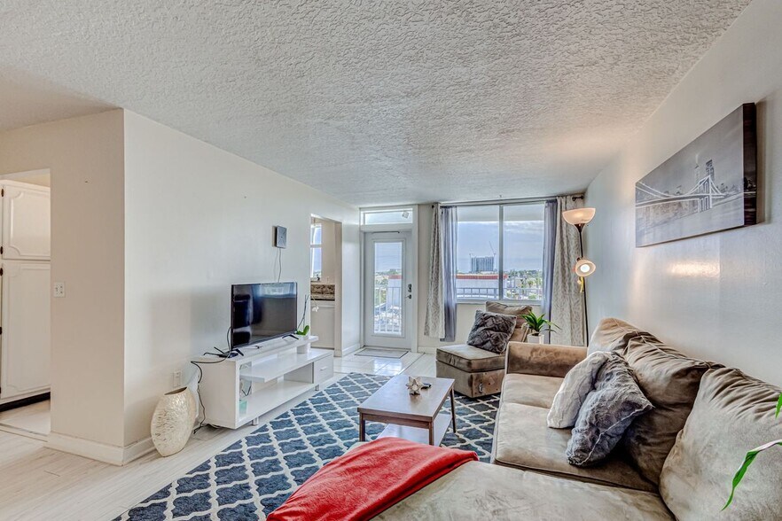 Building Photo - 108 Paradise Harbour Blvd