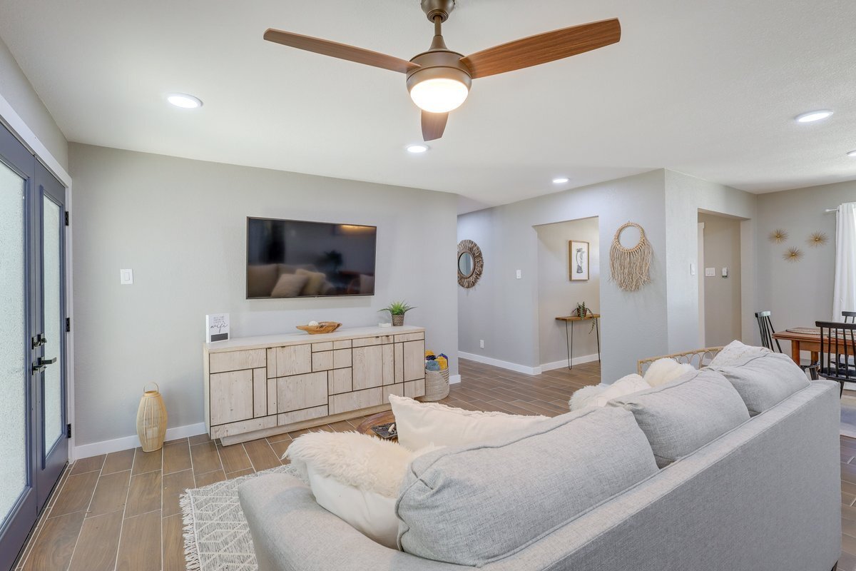 Building Photo - 2601 Bluejay Dr