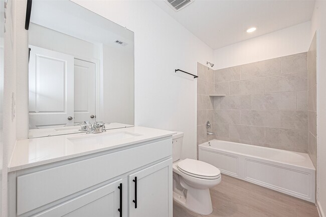 Building Photo - 26615 Coast Redwood Dr