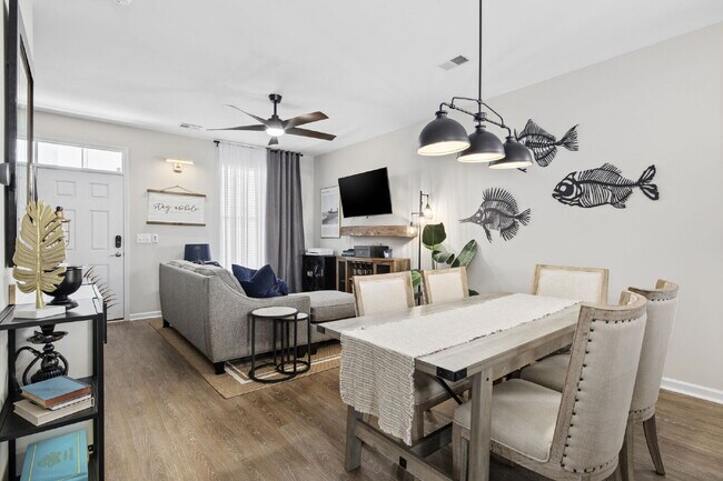 Building Photo - Fully Furnished Home in The Parks