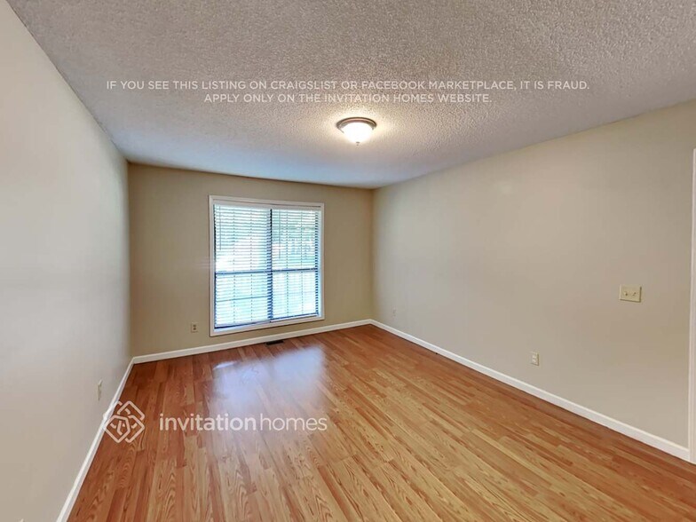Building Photo - 6101 Crabapple Pl