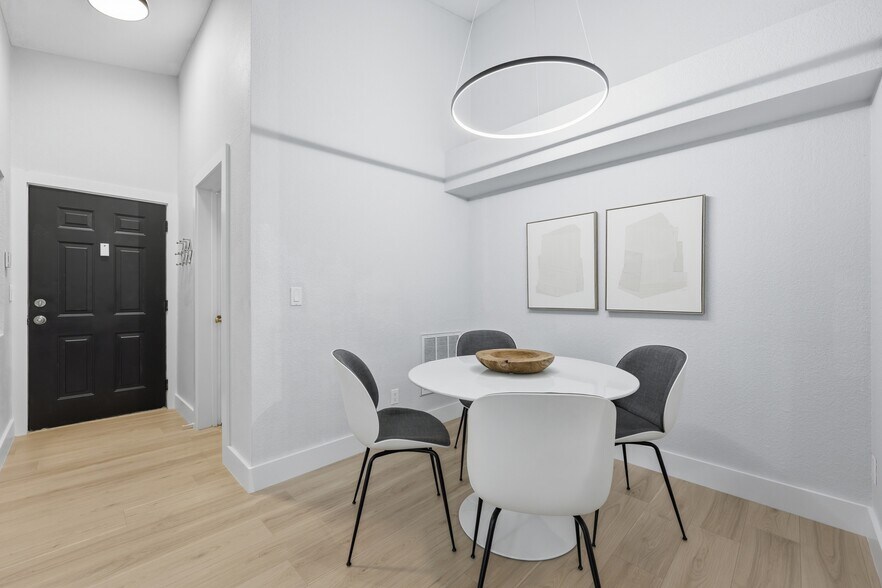 Building Photo - 13810 Sutton Park Dr N