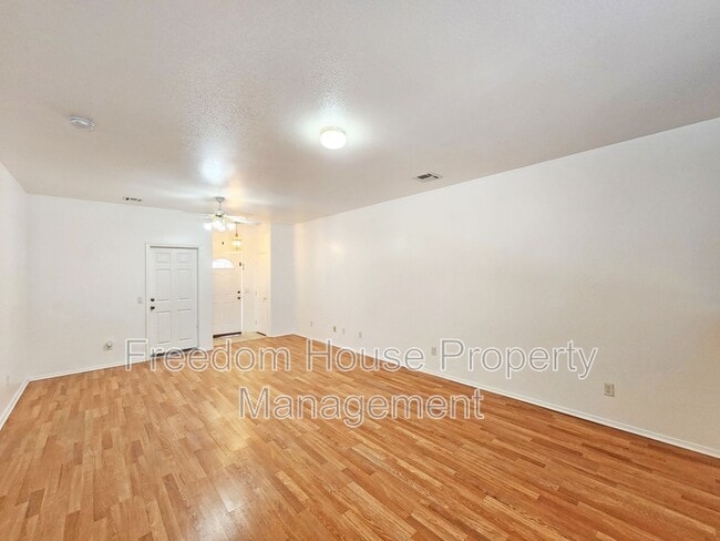 Building Photo - 530 Bourbon St