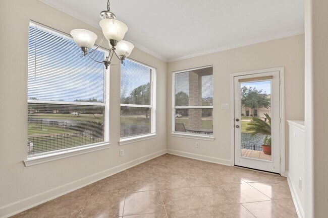 Building Photo - 3010 Blue Lagoon Ct