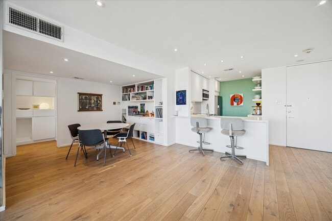 Building Photo - 3614 Montrose Blvd