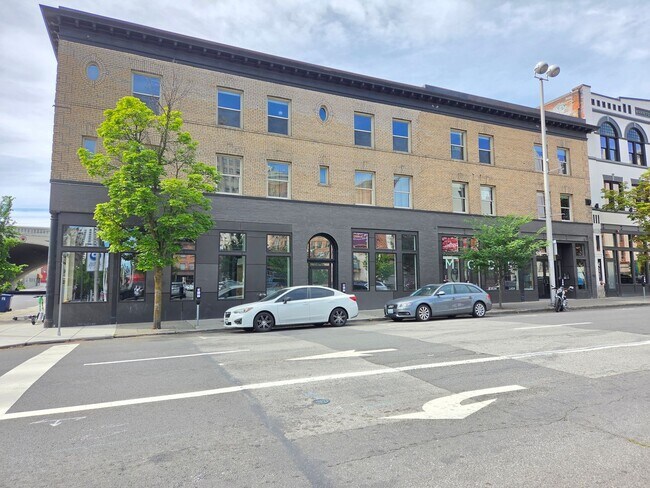 Building Photo - $2,795 - 1 Bd / 1 Ba Fully Furnished Condo in a Secure Building in Downtown Spokane