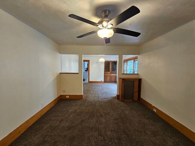 Building Photo - 129 Lexington St