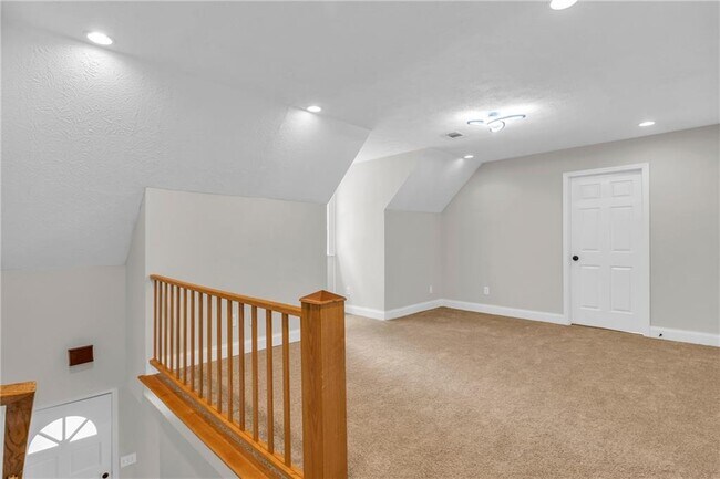 Building Photo - 141 Muddy River Rd