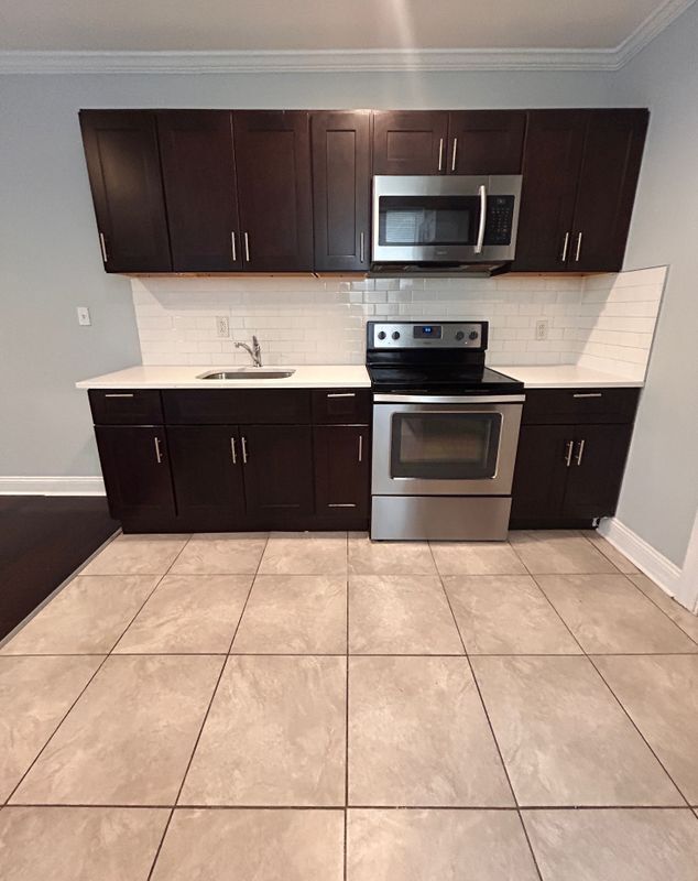 Building Photo - 6223 Hazel Ave