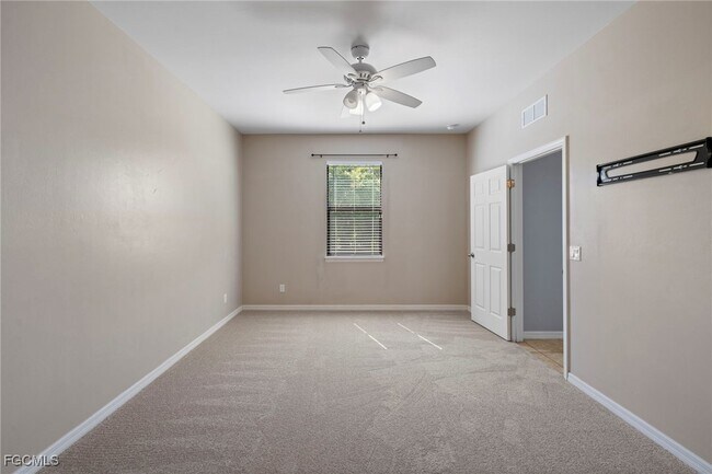 Building Photo - 1322 SW 22nd Ave