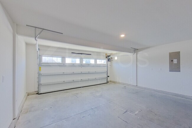 Building Photo - 35 E Luminous Way