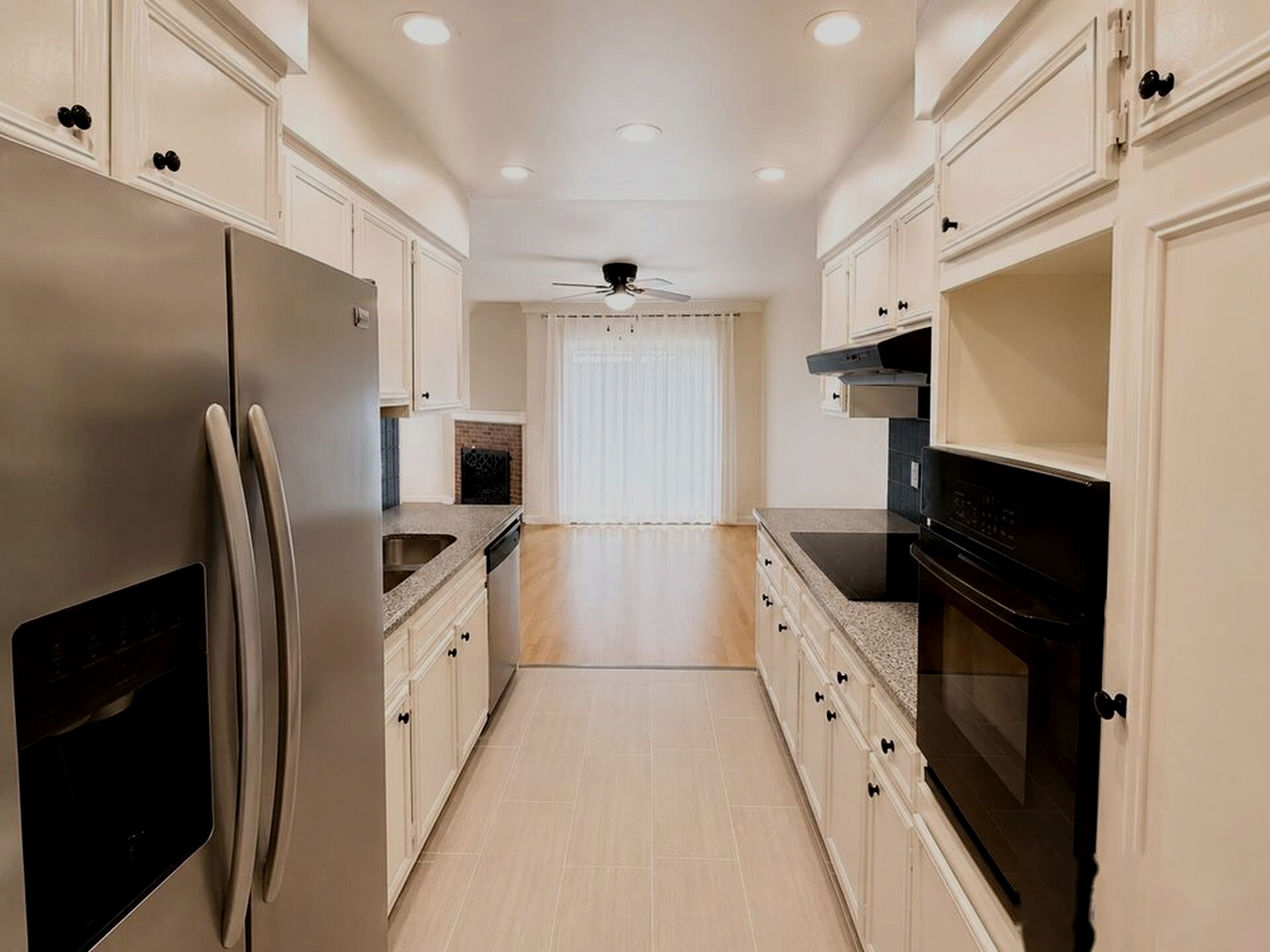 Building Photo - 5870 Green Valley Cir
