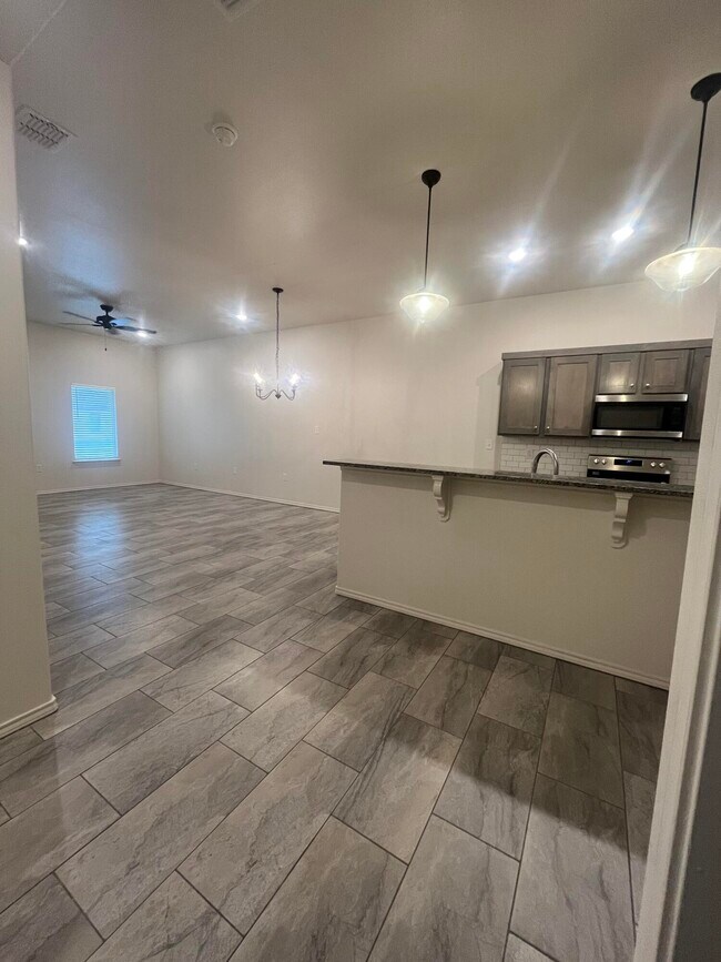 Building Photo - 2611 136th St