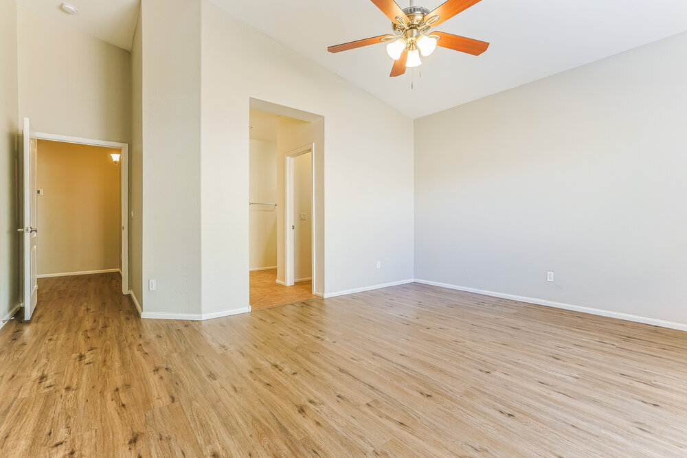 Building Photo - 3316 S 71st Ave