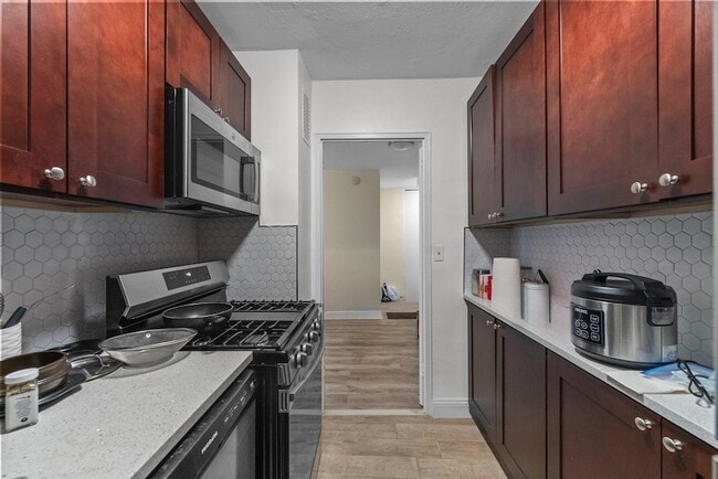 Building Photo - 201 St Pauls Ave