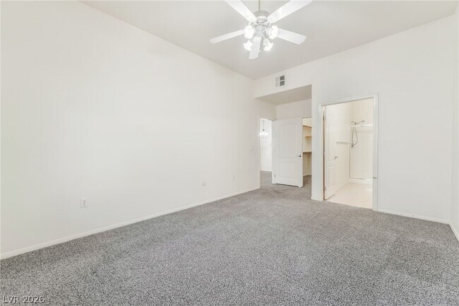 Building Photo - 2305 W Horizon Ridge Pkwy