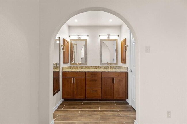 Building Photo - 2630 Gwendolyn Ln