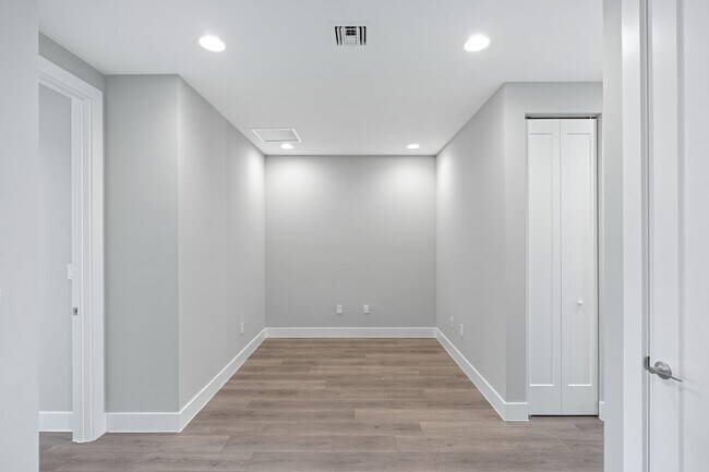 Building Photo - 3748 Lambert Ave