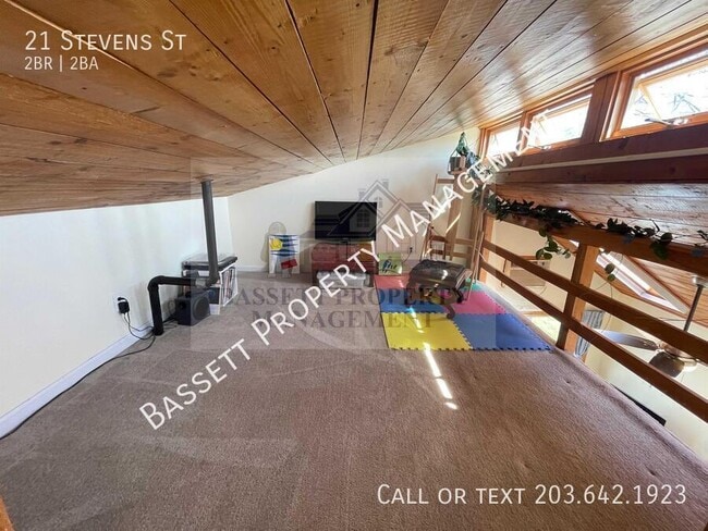 Building Photo - 21 Stevens St
