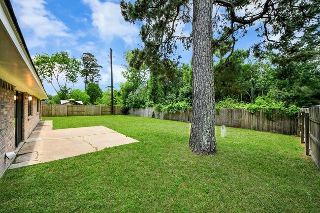 Building Photo - 7427 Willow Oak Dr