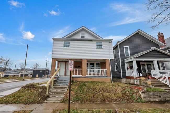 Building Photo - 280 1/2-85-82 S Wheatland Ave