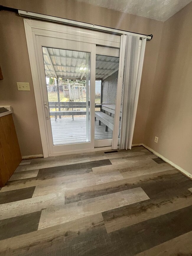 Building Photo - Newly updated! 3 bedroom, 2 bath home located near Skyview Lake! More updated photos to come!