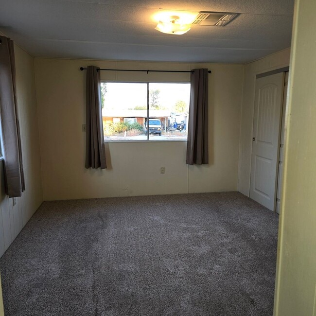 Building Photo - Benson single wide manufactured home with ...