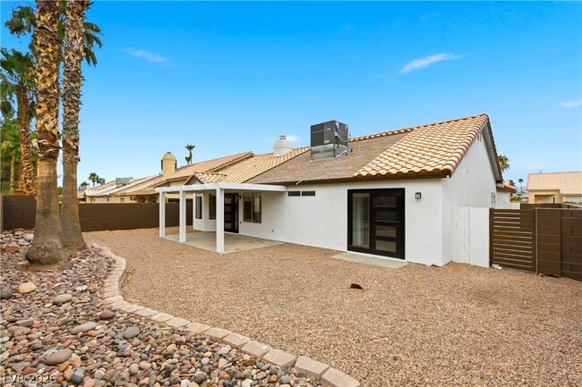 Building Photo - 4818 Carefree Dr