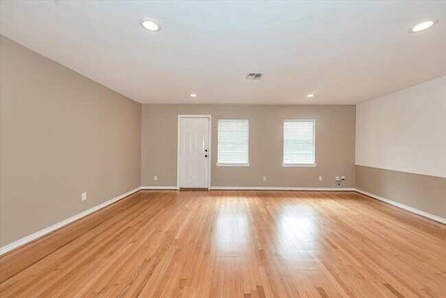 Building Photo - 5321 Pagewood Ln