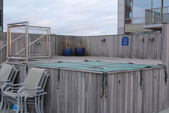 Building Photo - 105-UNIT CHRISTINA LANDING DR, 1703