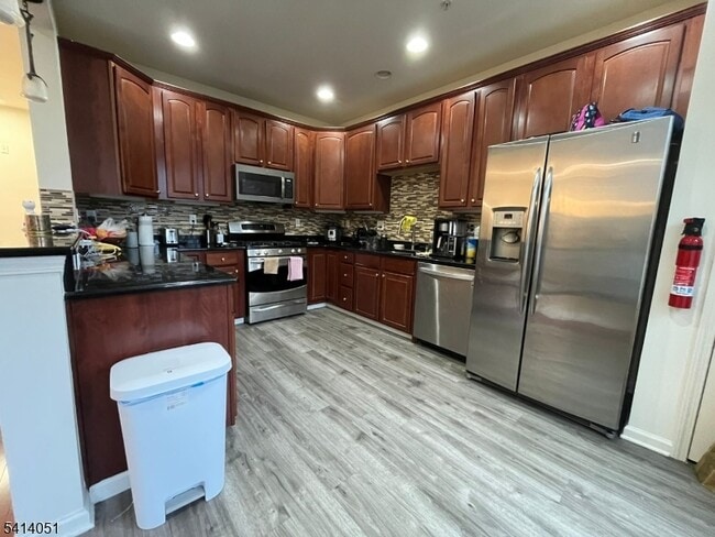 Building Photo - 18 Ashley Ct