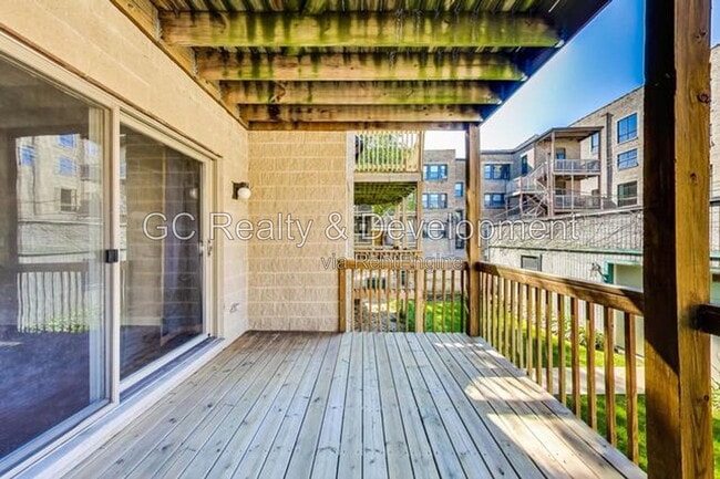 Building Photo - 4610 N Ashland Ave