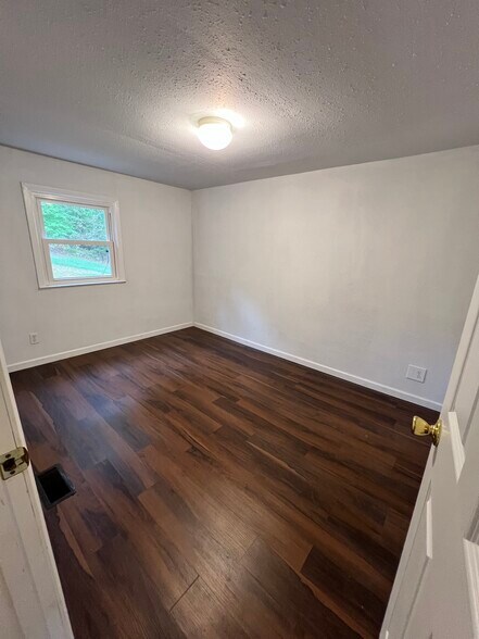 Building Photo - 2473 Wegmann Rd