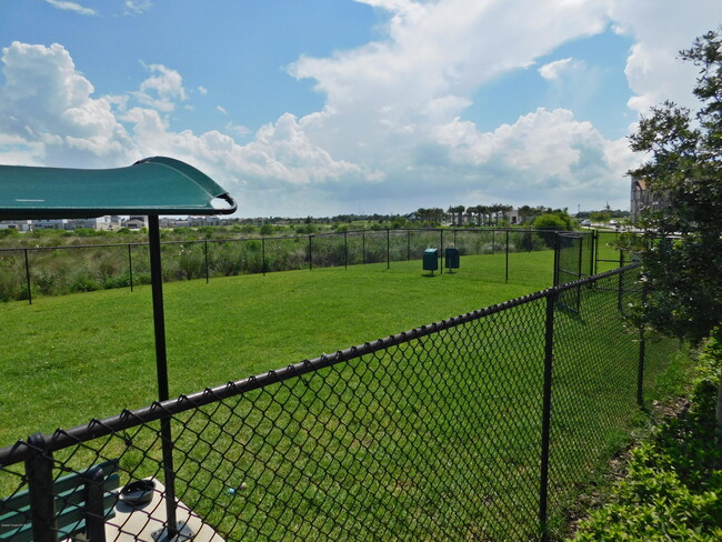 Building Photo - 7123 Vista Hermosa Dr