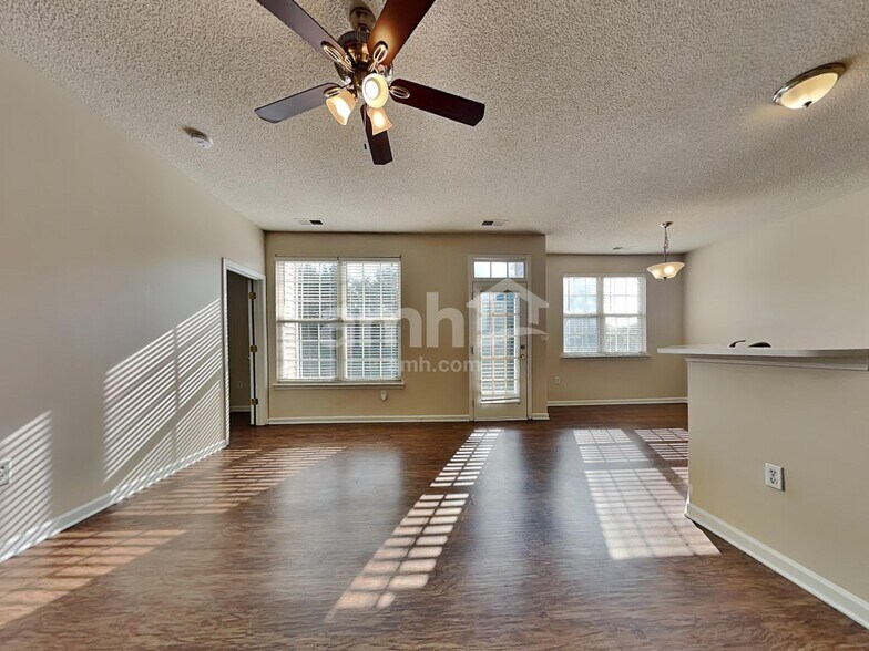 Building Photo - 6829 Ayrshire Glen Pl