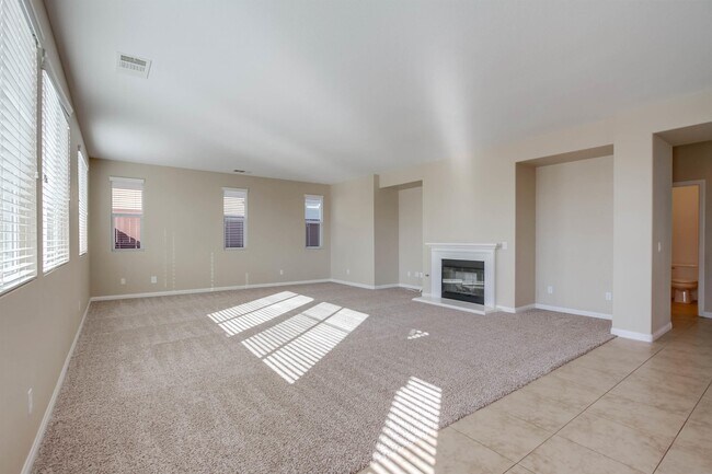 Building Photo - 1059 Vista Pointe Blvd