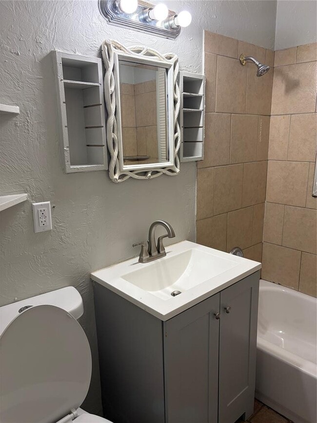 Building Photo - 3929 NW 32nd St