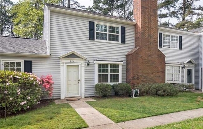 Primary Photo - Remodeled Townhome!