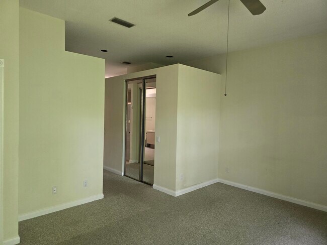 Building Photo - 5131 SE Sweetbrier Terrace