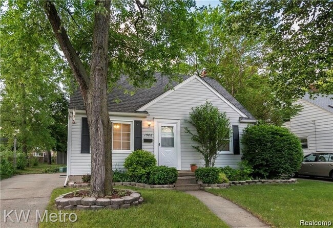 Primary Photo - 1586 W Saratoga St