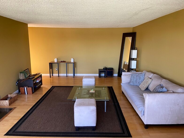 Building Photo - 6601 Springpark Ave