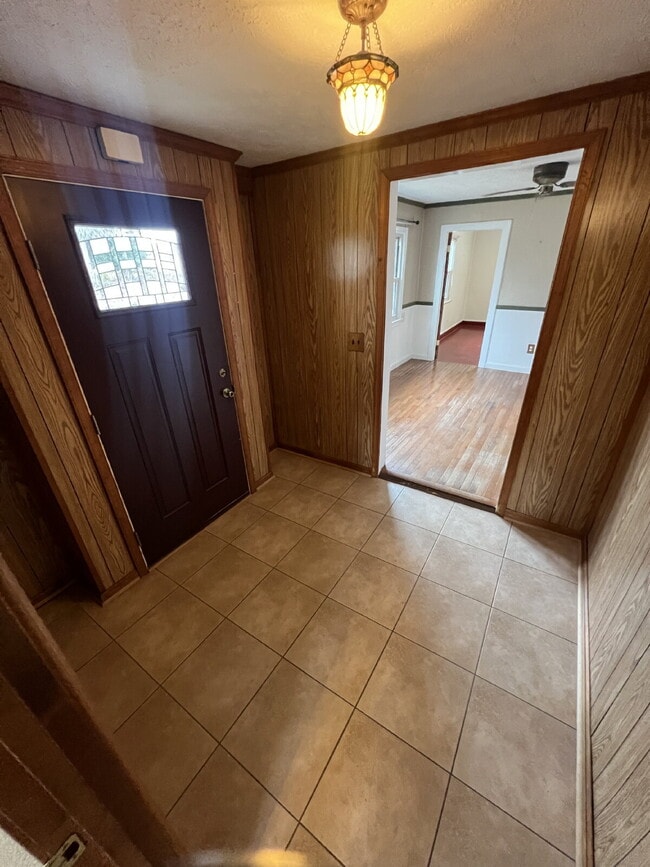 Building Photo - 1244 Mountain View Rd