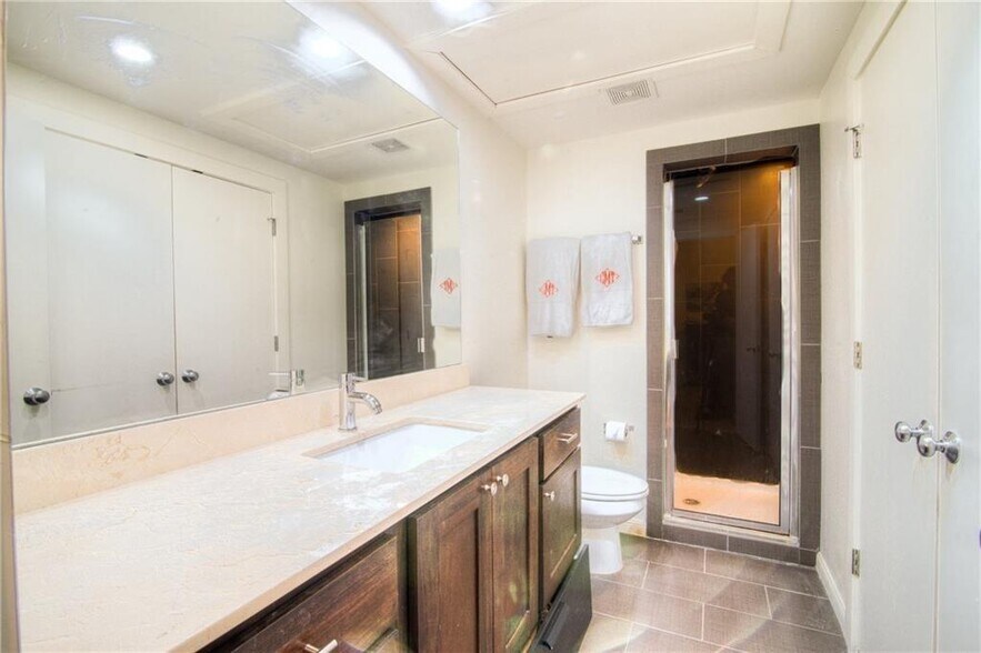 Building Photo - 2710 San Pedro St