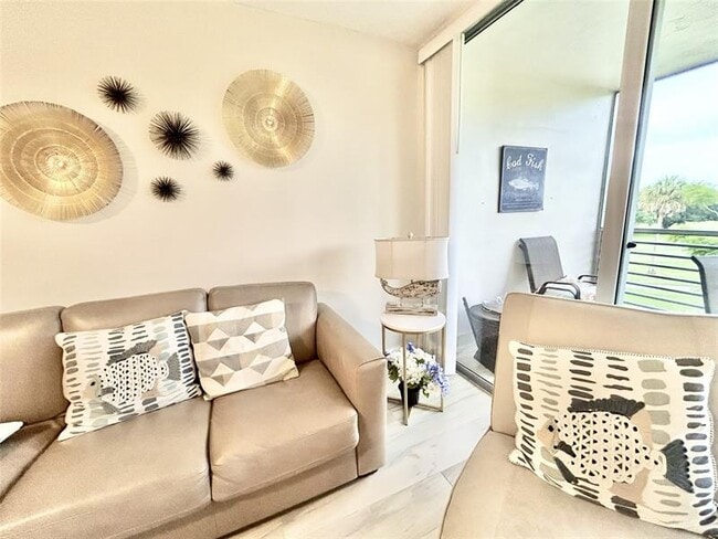 Building Photo - 3800 Oaks Clubhouse Dr